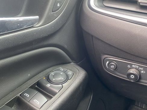 Certified 2024 Chevrolet Equinox LT w/ LPO, Floor Liner Package image 32