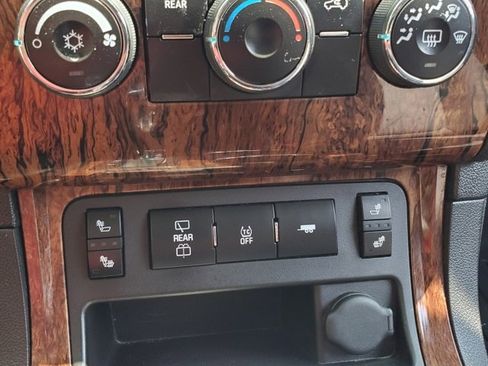 Used 2014 Chevrolet Traverse LT w/ All-Star Edition image 28