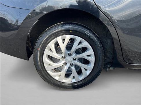 Used 2019 Toyota Corolla LE image 25