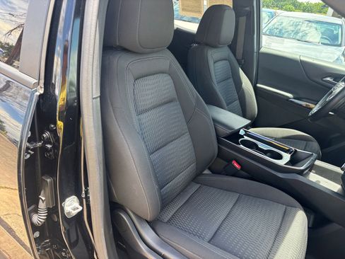 Used 2025 Chevrolet Equinox LT FWD image 36