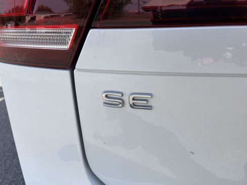 Used 2024 Volkswagen Tiguan SE R-Line image 51