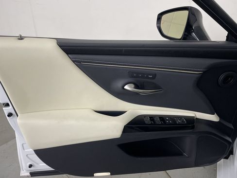 Used 2022 Lexus ES 250 w/ Premium Package AWD/4WD image 10