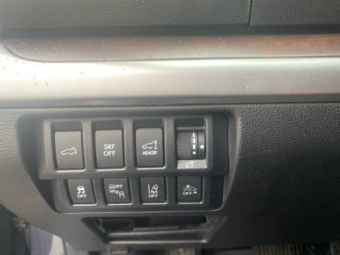 Used 2017 Subaru Outback 3.6R Limited AWD/4WD image 12