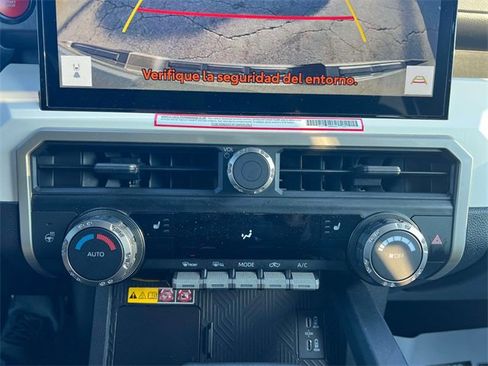 Used 2024 Toyota Tacoma TRD Sport image 32