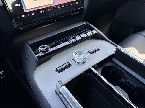 New 2025 Lincoln Navigator Reserve w/ Jet Appearance Package image 29