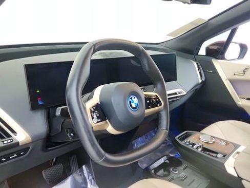 Used 2023 BMW iX xDrive50 w/ Premium Package image 20