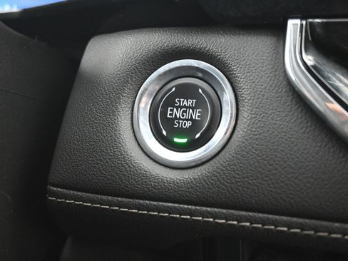 Used 2023 Chevrolet Colorado LT w/ LT Convenience Package III AWD/4WD image 18