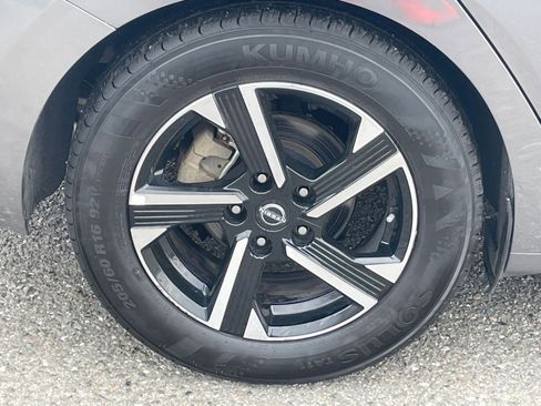 Used 2024 Nissan Sentra SV image 28