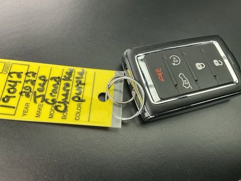 Used 2022 Jeep Grand Cherokee Summit w/ Luxury Tech Group V image 30