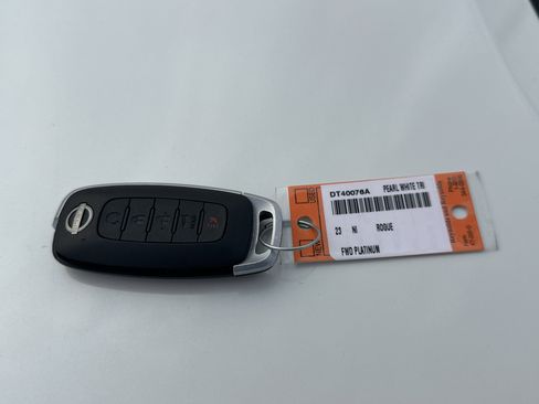 Used 2023 Nissan Rogue Platinum w/ Platinum Premium Package image 36