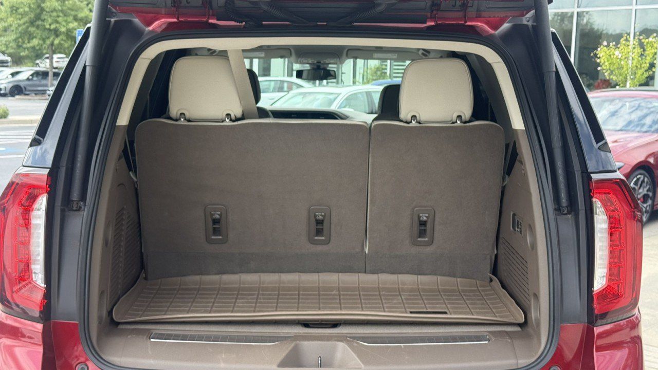 Used 2022 GMC Yukon Denali RWD image 18