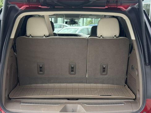 Used 2022 GMC Yukon Denali RWD image 18