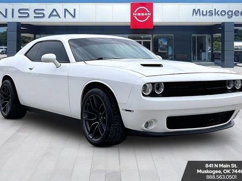 Used 2018 Dodge Challenger SXT w/ Blacktop Package RWD image 1