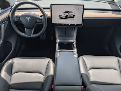 Used 2024 Tesla Model Y Long Range AWD/4WD image 10