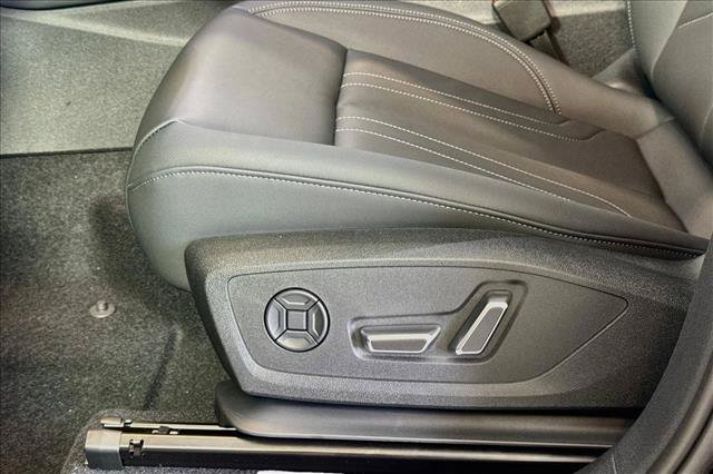 New 2026 Audi Q3 quattro 2.0T AWD/4WD image 17