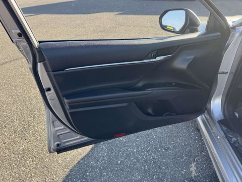 Certified 2021 Toyota Camry SE image 21