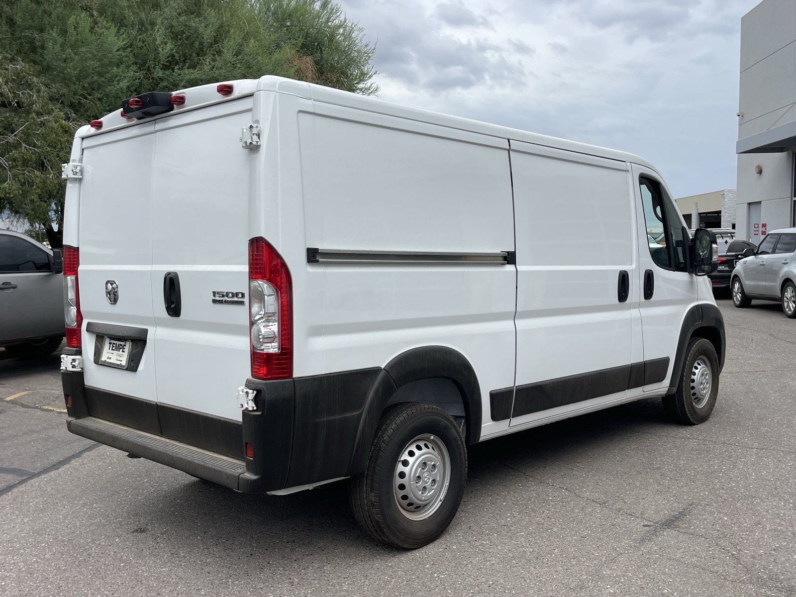 New 2024 RAM ProMaster 1500 w/ Convenience Group FWD image 4