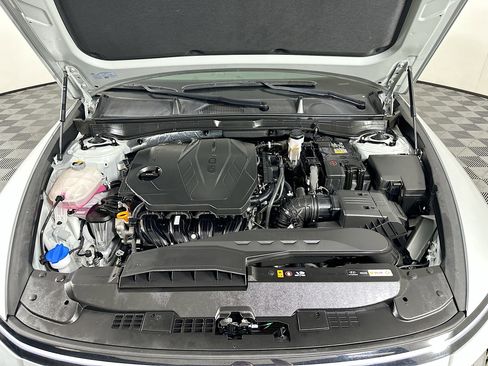 Used 2025 Hyundai Sonata SEL FWD image 33