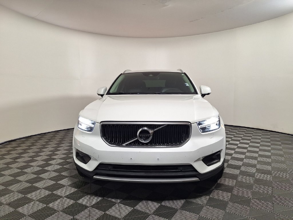 Used 2022 Volvo XC40 T5 Momentum AWD/4WD image 2