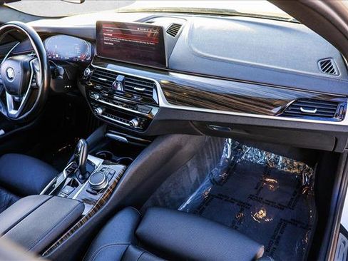 Used 2022 BMW 530i xDrive 530i xDrive w/ Convenience Package image 27