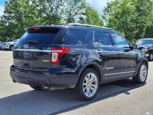 Used 2014 Ford Explorer XLT w/ Equipment Group 202A FWD image 4