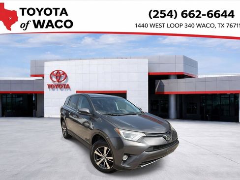 Used 2018 Toyota RAV4 XLE AWD/4WD image 1