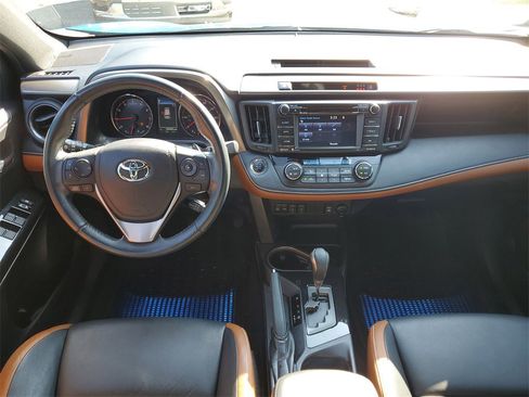 Used 2017 Toyota RAV4 SE image 17