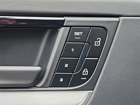 Certified 2024 Porsche Cayenne Turbo image 24