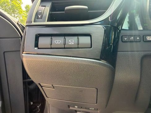 Used 2024 Lexus ES 300h Ultra Luxury w/ Accessory Package (Z2) FWD image 27