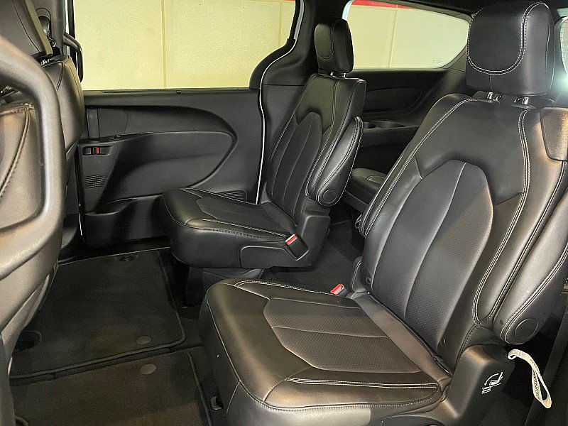 Used 2026 Chrysler Pacifica Select FWD image 23