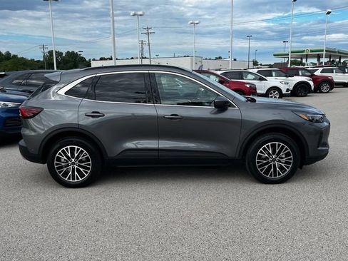 New 2024 Ford Escape SE w/ PHEV Premium Package FWD image 2