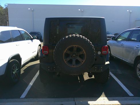 Used 2015 Jeep Wrangler Sahara w/ Connectivity Group image 8