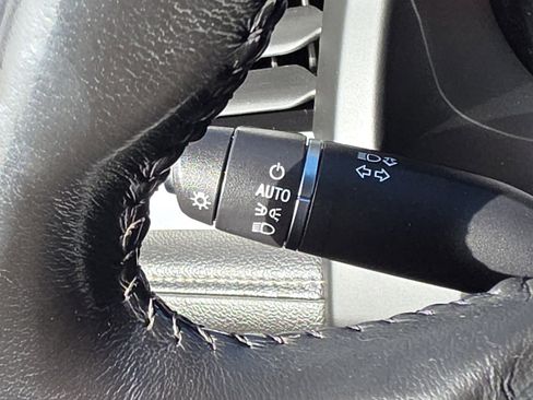 Used 2019 GMC Acadia SLE image 20