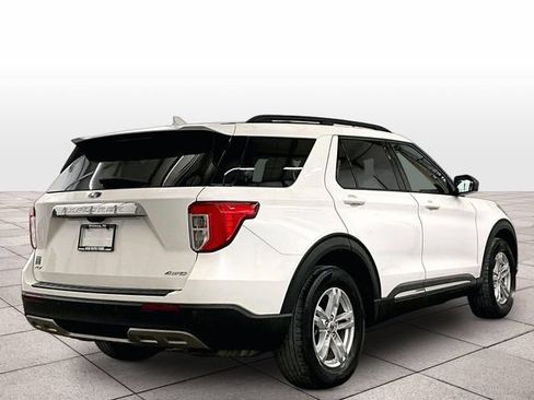 Used 2021 Ford Explorer XLT w/ Equipment Group 202A AWD/4WD image 11