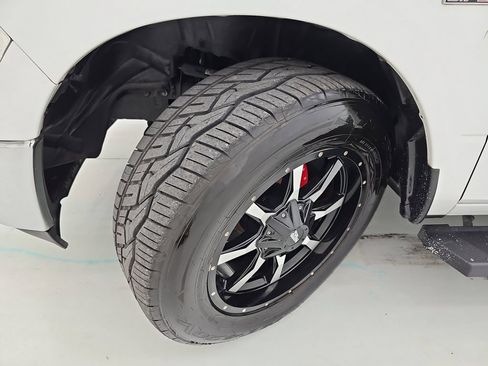 Used 2019 RAM 1500 Classic SLT RWD image 36