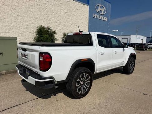 Used 2024 GMC Canyon AT4 w/ AT4 Premium Package AWD/4WD image 3