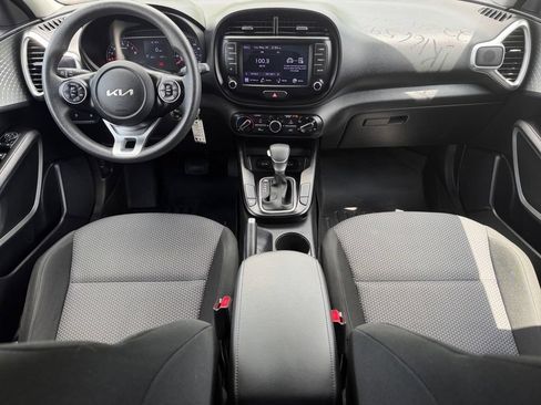 Used 2022 Kia Soul LX FWD image 16