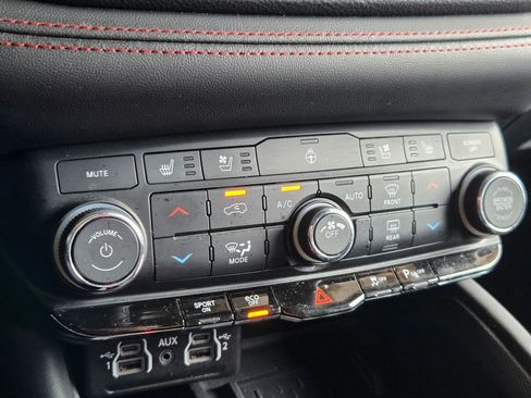 Certified 2025 Dodge Durango R/T AWD/4WD image 10