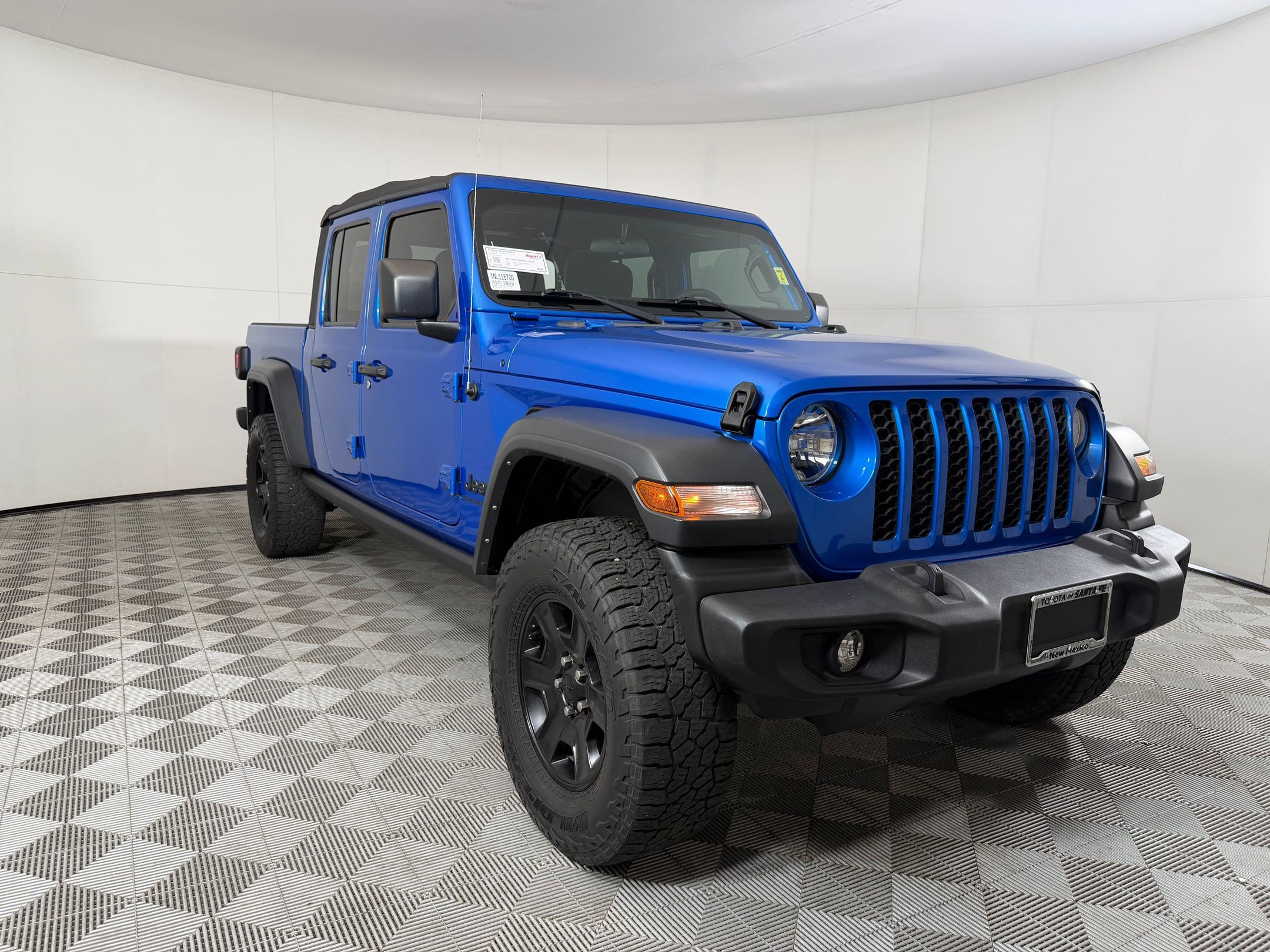 Used 2022 Jeep Gladiator Sport AWD/4WD image 7