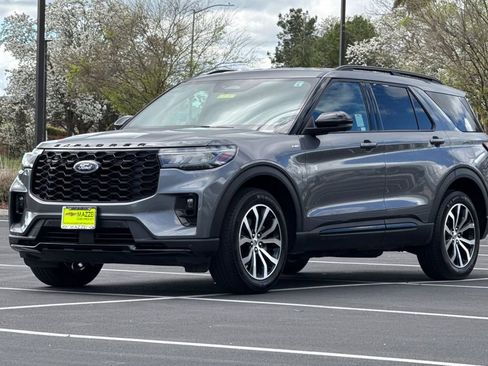 Used 2025 Ford Explorer ST-Line AWD/4WD image 15