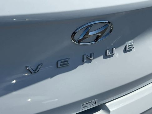 New 2025 Hyundai Venue SEL image 26