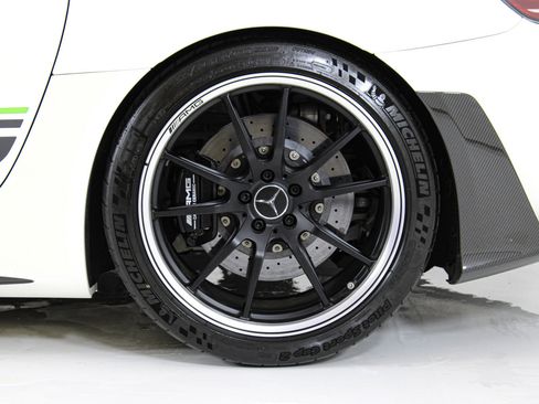 Used 2020 Mercedes-Benz AMG GT R image 17