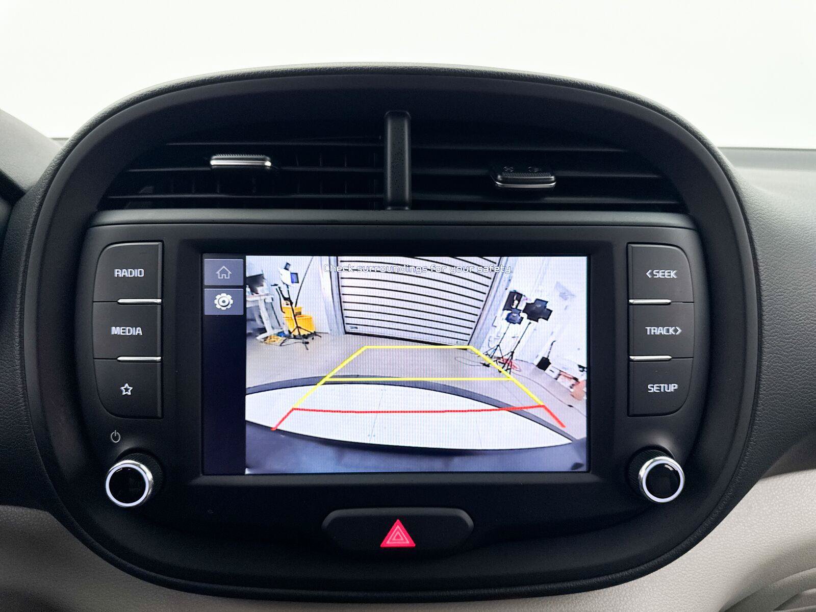 Used 2025 Kia Soul LX w/ LX Technology Package FWD image 10