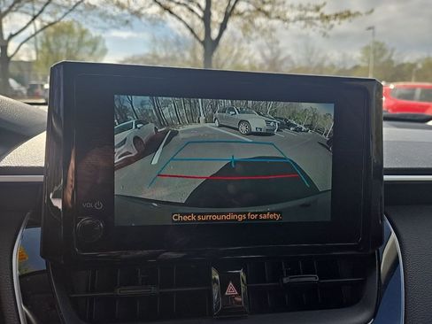 Used 2024 Toyota Corolla Cross LE image 4