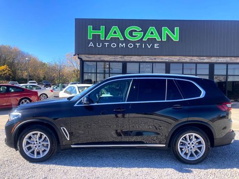 Used 2022 BMW X5 xDrive40i w/ Premium Package AWD/4WD image 1