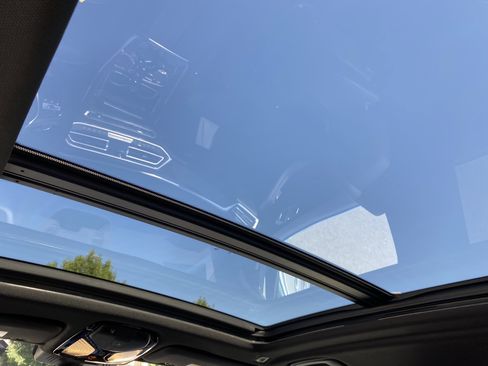 Used 2019 BMW X5 xDrive50i w/ Executive Package image 38