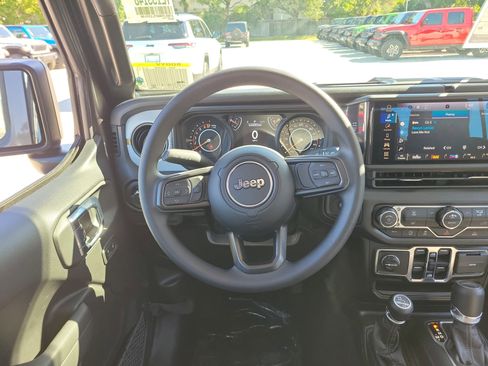 New 2026 Jeep Gladiator Sport image 7