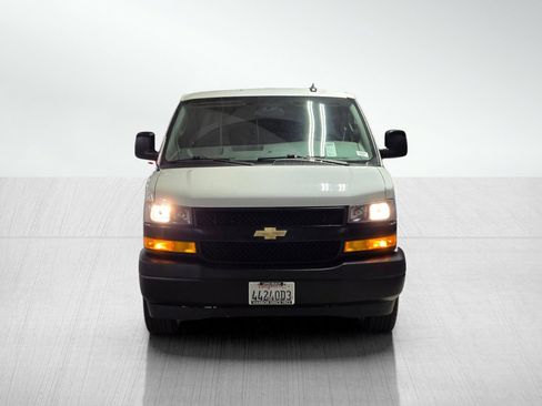 Used 2021 Chevrolet Express 2500 w/ Driver Convenience Package RWD image 2