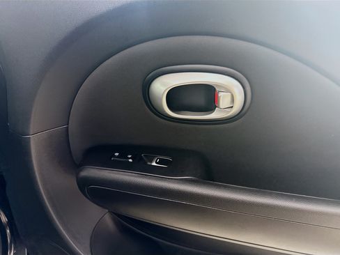 Used 2017 Kia Soul w/ Convenience Package FWD image 30