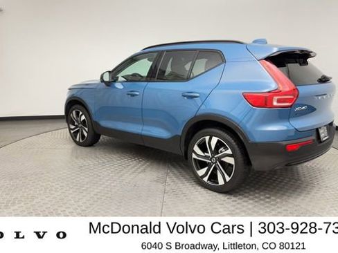 Used 2024 Volvo XC40 B5 Plus w/ Protection Package Premier AWD/4WD image 4